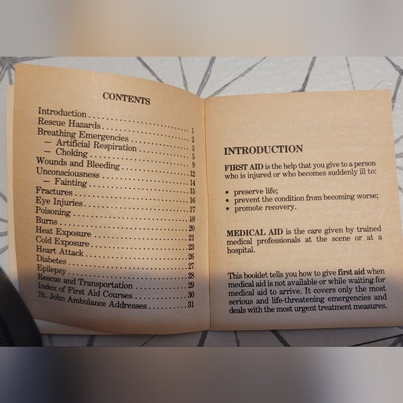 Lexus. First aid kit. Bag with contents. - Picture 9 of 11